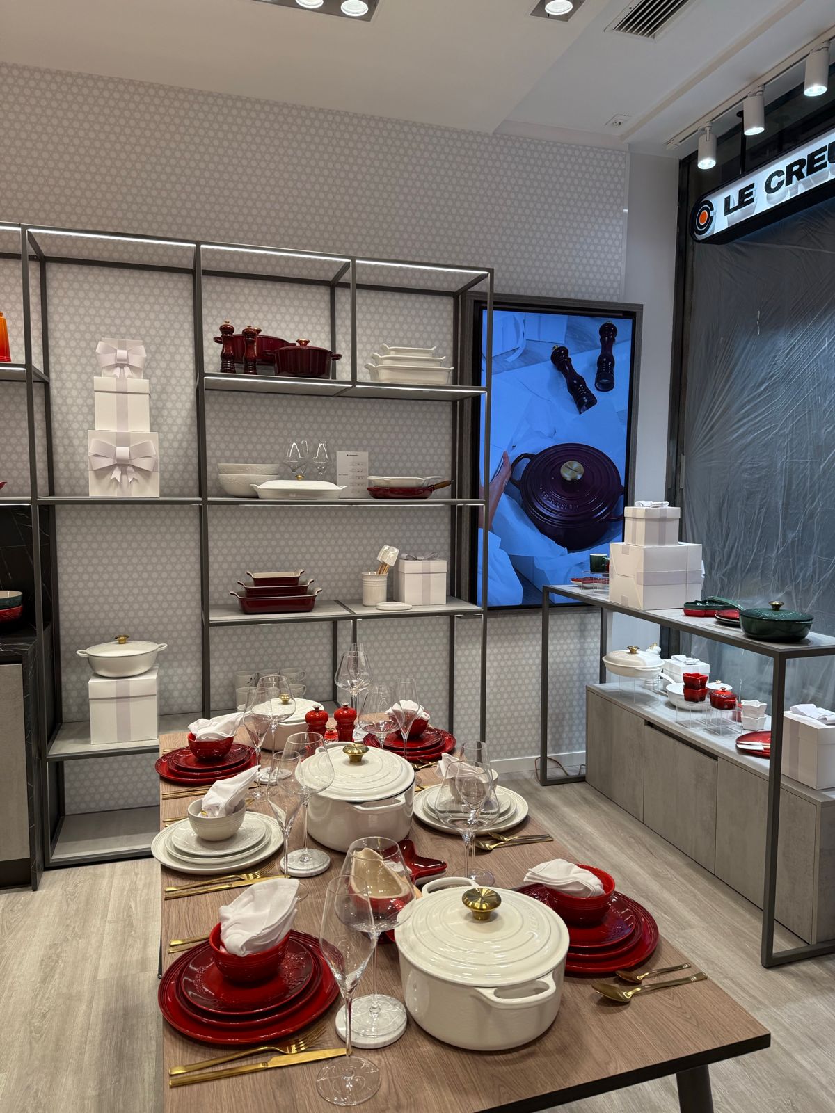 Dettaglio allestimento "Le Creuset"